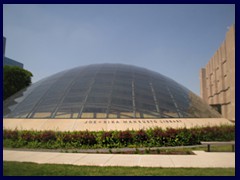 Hyde Park, University 64 - The Joe and Rika Mansueto Library from 2011